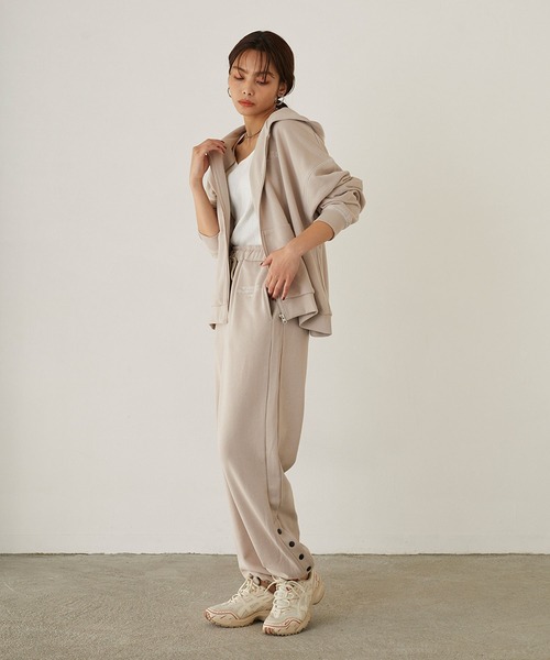 179/WG(イチナナキュウダブルジー)の「配色ステッチフルジップパーカー(パーカー・レディース・チャコールグレー/グレー/グリーン・FREE)」の22枚目の写真