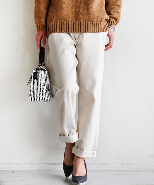 BEAUTY&YOUTH UNITED ARROWS（ビューティーアンドユースユナイテッドアローズ）の「BYTU チノセルヴィッジパンツ ◆（チノパンツ・レディース・オフホワイト/ブラック/ベージュ/コバルトブルー・27inch/29inch/28inch）」の2枚目の写真