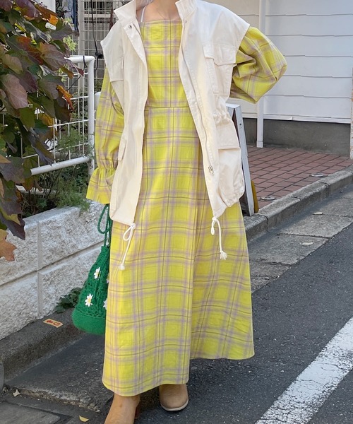 w closet(ダブルクローゼット)の「先染めチェックウエスト切替スクエアネックワンピース(ワンピース・レディース・イエロー/ブルー・FREE)」の9枚目の写真