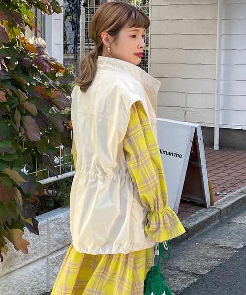 w closet(ダブルクローゼット)の「先染めチェックウエスト切替スクエアネックワンピース(ワンピース・レディース・イエロー/ブルー・FREE)」の13枚目の写真