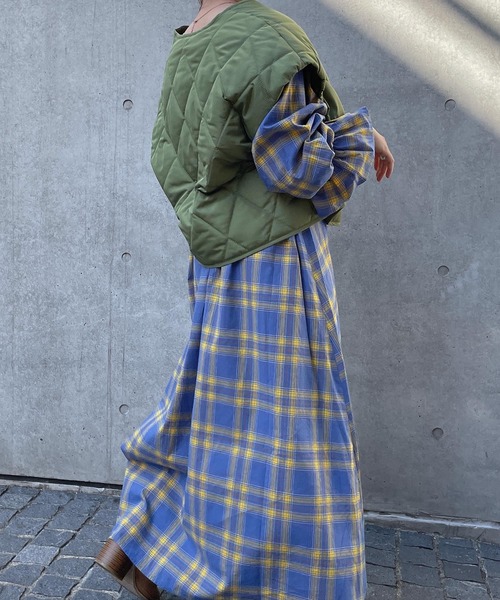 w closet(ダブルクローゼット)の「先染めチェックウエスト切替スクエアネックワンピース(ワンピース・レディース・イエロー/ブルー・FREE)」の20枚目の写真