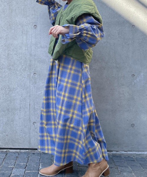 w closet(ダブルクローゼット)の「先染めチェックウエスト切替スクエアネックワンピース(ワンピース・レディース・イエロー/ブルー・FREE)」の14枚目の写真