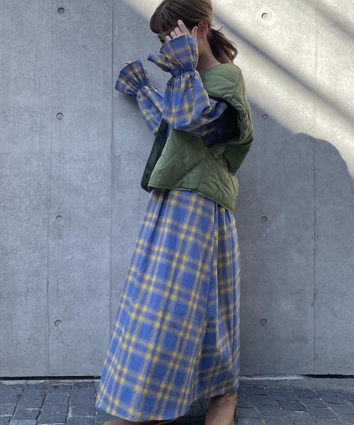 w closet(ダブルクローゼット)の「先染めチェックウエスト切替スクエアネックワンピース(ワンピース・レディース・イエロー/ブルー・FREE)」の11枚目の写真