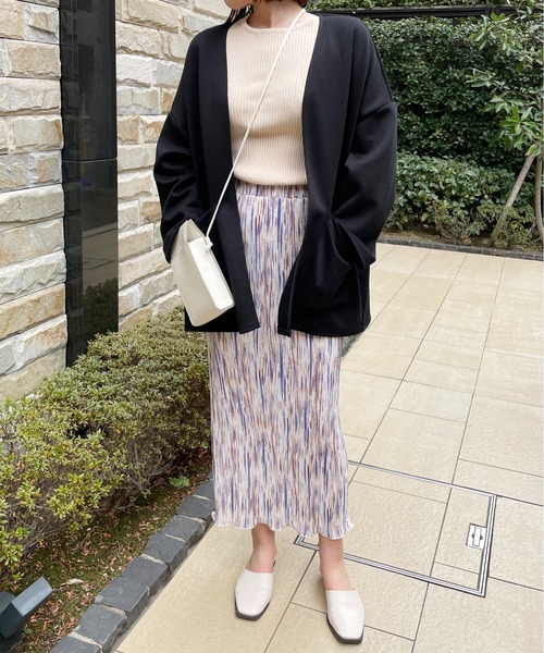 Meli rich(メリーリッチ)の「カットポンチノーカラージャケット(ノーカラージャケット・レディース・ブラック/アイボリー/グレイッシュベージュ・MEDIUM)」の5枚目の写真