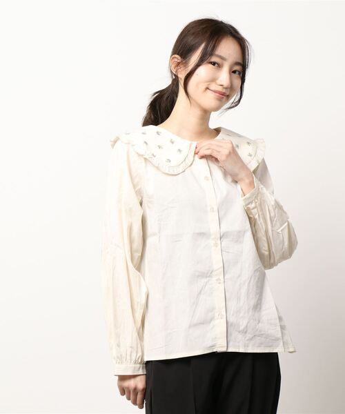 ehka sopo（エヘカソポ）の「飛び刺繍衿ブラウス（シャツ/ブラウス・レディース・オフホワイト/ラベンダー/キナリ・ﾌﾘ-）」の6枚目の写真