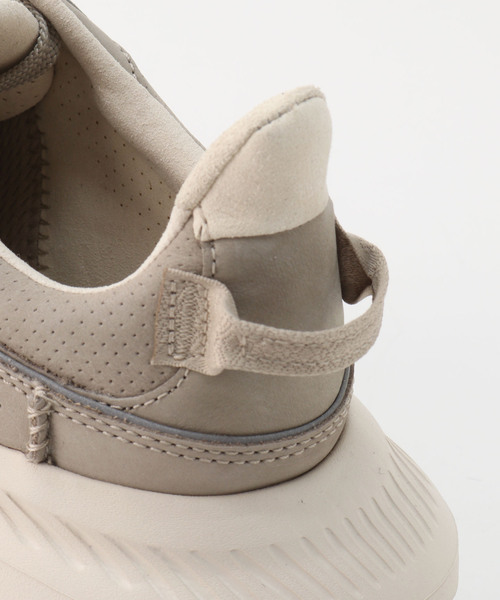 UGG(アグ)の「【UGG / アグ】CA805 V2 NUBUCK(スニーカー・メンズ・ベージュ・100/9/XX-SMALL)」の8枚目の写真