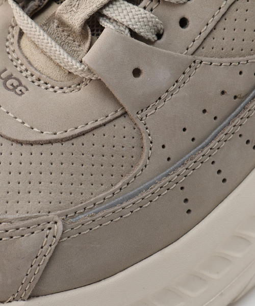 UGG(アグ)の「【UGG / アグ】CA805 V2 NUBUCK(スニーカー・メンズ・ベージュ・100/9/XX-SMALL)」の3枚目の写真
