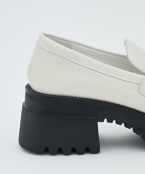 UNITED TOKYO（ユナイテッドトウキョウ）の「チェーンパンプローファー（ローファー・レディース・ホワイト/ブラック・2/3/1）」の15枚目の写真