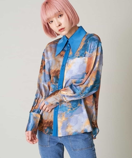 A de a.v.v（アードアー・ヴェ・ヴェ）の「ビッグ襟柄シャツ（シャツ/ブラウス・レディース・イエロー/ブルー・38/36）」の7枚目の写真