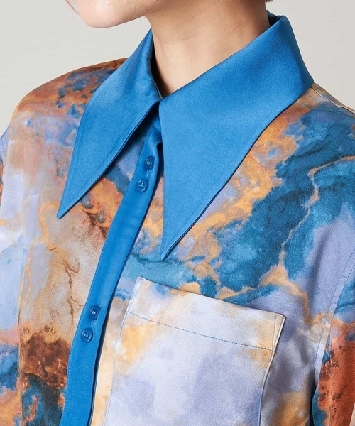 A de a.v.v（アードアー・ヴェ・ヴェ）の「ビッグ襟柄シャツ（シャツ/ブラウス・レディース・イエロー/ブルー・38/36）」の10枚目の写真