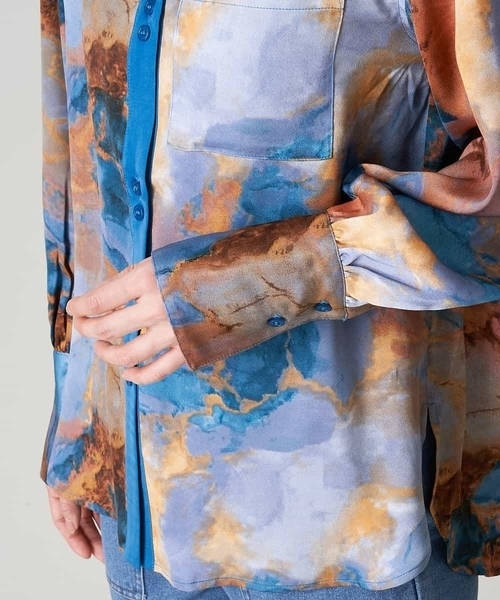 A de a.v.v（アードアー・ヴェ・ヴェ）の「ビッグ襟柄シャツ（シャツ/ブラウス・レディース・イエロー/ブルー・38/36）」の11枚目の写真