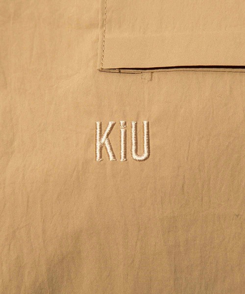 KiU(キウ)の「ウォーターリペレント オーバーサイズ シャツジャケット(シャツ/ブラウス・メンズ・ブラック/ベージュ/オフホワイト・FREE)」の6枚目の写真