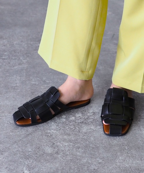 Riberry（リベリー）の「編み込みスリッパサンダル/グルカスリッパサンダル（サンダル・レディース・ホワイト/ブラック/ブラウン・MEDIUM/LARGE）」の8枚目の写真