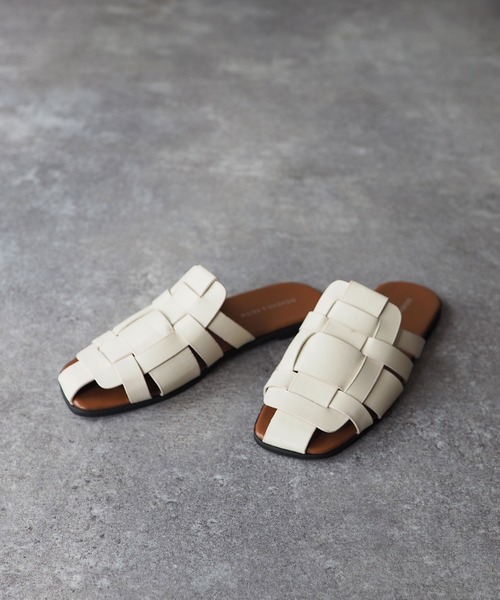 Riberry（リベリー）の「編み込みスリッパサンダル/グルカスリッパサンダル（サンダル・レディース・ホワイト/ブラック/ブラウン・MEDIUM/LARGE）」の14枚目の写真
