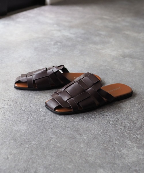 Riberry（リベリー）の「編み込みスリッパサンダル/グルカスリッパサンダル（サンダル・レディース・ホワイト/ブラック/ブラウン・MEDIUM/LARGE）」の12枚目の写真