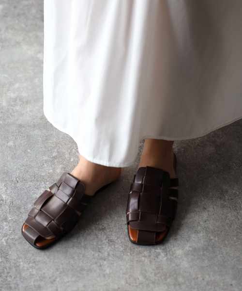 Riberry（リベリー）の「編み込みスリッパサンダル/グルカスリッパサンダル（サンダル・レディース・ホワイト/ブラック/ブラウン・MEDIUM/LARGE）」の21枚目の写真