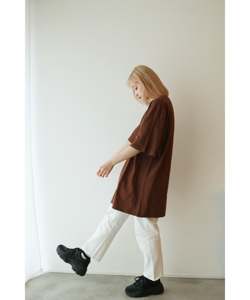 sevens(セブンズ)の「【sevens】5.6oz 無地カラーBIG Tシャツ オーバーサイズ(Tシャツ/カットソー・レディース・イエロー/ロイヤルブルー/パープル/ダークブラウン/カーキ系/ネイビー/サックスブルー/ライトベージュ/ミックスグレー/オレンジ系その他/グリーン/レッド/ブラック/ラベンダー/ピンク/ホワイト・XX-LARGE)」の21枚目の写真