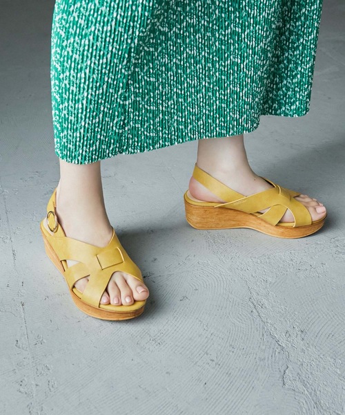 Fashion Letter(ファッションレター)の「日本製編み込み風デザインウェッジサンダル 痛くないサンダル(サンダル・レディース・マスタード/ダークベージュ/ホワイト/ブラック・LL/L/M/S)」の9枚目の写真