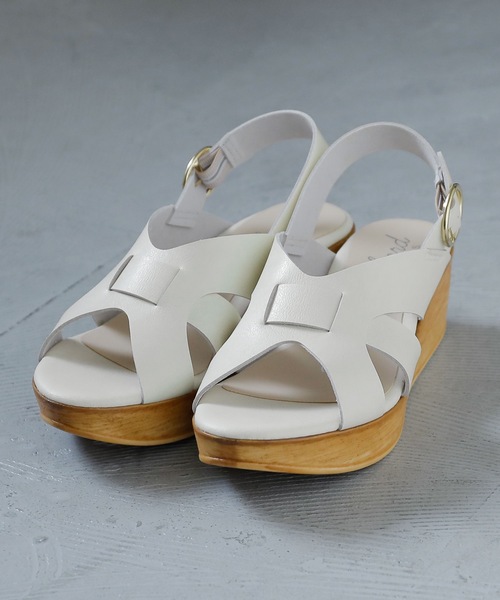Fashion Letter(ファッションレター)の「日本製編み込み風デザインウェッジサンダル 痛くないサンダル(サンダル・レディース・マスタード/ダークベージュ/ホワイト/ブラック・LL/L/M/S)」の7枚目の写真