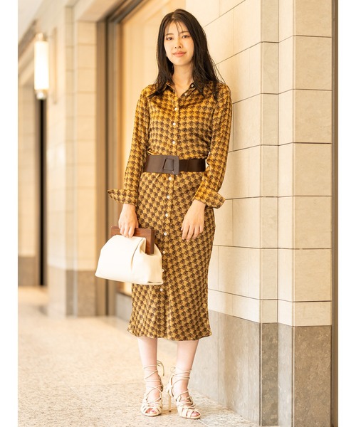 Banana Republic（バナナリパブリック）の「ラージ レザー クラッチBag