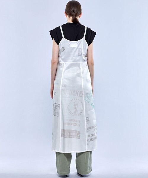 FILL THE BILL（フィルザビル）の「【FILL THE BILL(フィルザビル)】フラワーバッグプリントドレス 210-221018（ドレス・レディース・ホワイト/ネイビー・1/2）」の7枚目の写真