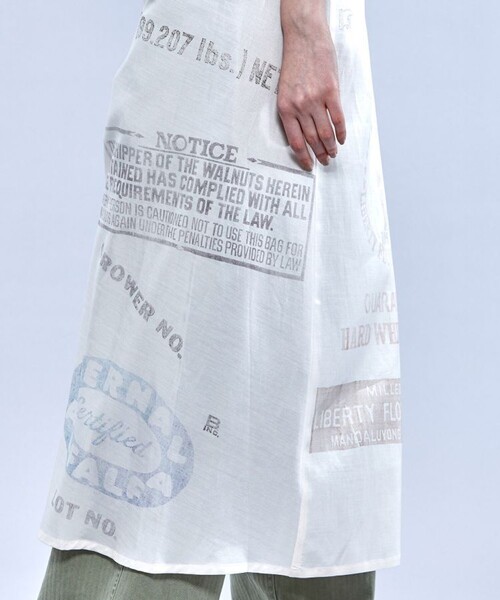 FILL THE BILL（フィルザビル）の「【FILL THE BILL(フィルザビル)】フラワーバッグプリントドレス 210-221018（ドレス・レディース・ホワイト/ネイビー・1/2）」の11枚目の写真