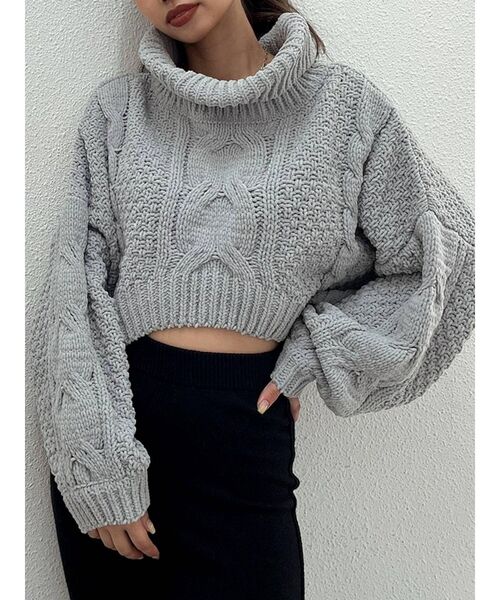 GYDA(ジェイダ)の「タートルネック モールヤーンケーブルショートニットトップス(ニット/セーター・レディース・アイボリー/チャコールグレー/オリーブ・FREE)」の3枚目の写真