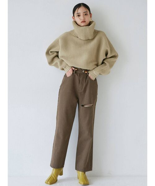 MURUA（ムルーア）の「BIGタートルニットプルオーバー（ニット/セーター・レディース・ブラック/ベージュ/ネイビー/グリーン/モカ・FREE）」の14枚目の写真