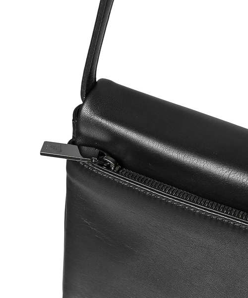 discord Yohji Yamamoto（ディスコード　ヨウジヤマモト）の「Cache-Cache Main　カシュカシュ・マン　バッグ（ショルダーバッグ・レディース・ブラック・FREE）」の6枚目の写真