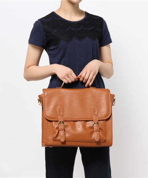 one after another NICE CLAUP（ワンアフターアナザーナイスクラップ）の「【non-no5月号掲載 ナイスクラップ】サッチェルバック（ショルダーバッグ・レディース・アイボリー/キャメル/ブラック・FREE）」の10枚目の写真