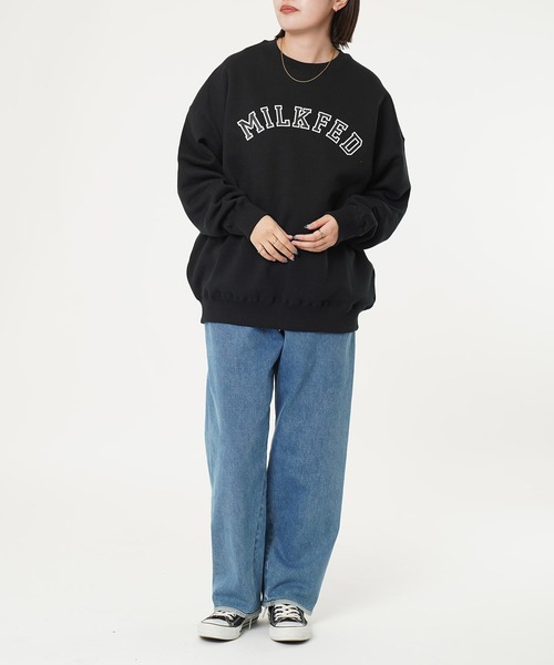 MILKFED.（ミルクフェド）の「VARSITY LOGO BIG SWEAT TOP（スウェット・レディース・ブラック/ネイビー・ONE SIZE）」の6枚目の写真