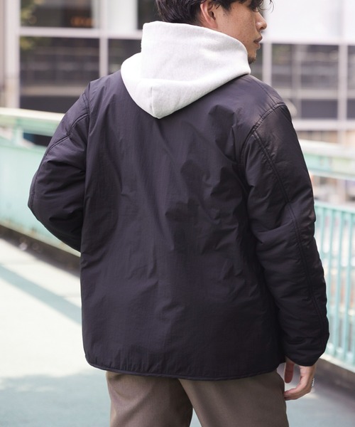 CIAOPANIC TYPY（チャオパニックティピー）の「□【OSORO】AIRTECHノーカラー中綿ブルゾン（ノーカラージャケット・メンズ・ブラック/カーキ・M/S/L）」の6枚目の写真