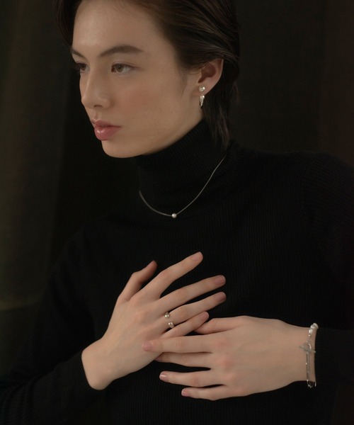 novice（ノーヴィス）の「【novice】Volume Hug Ring（リング・レディース・シルバー/ゴールド・FREE）」の4枚目の写真