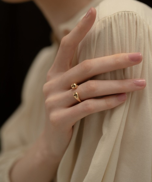 novice（ノーヴィス）の「【novice】Volume Hug Ring（リング・レディース・シルバー/ゴールド・FREE）」の6枚目の写真