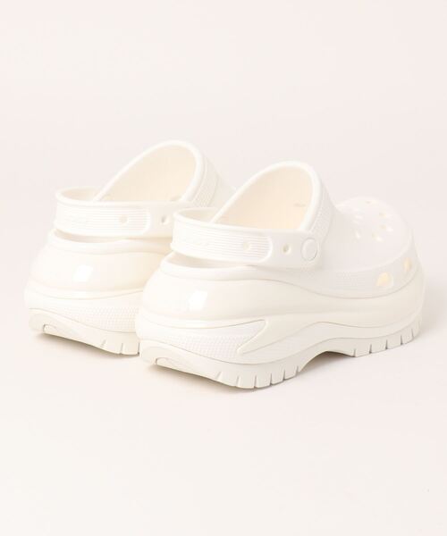 crocs(クロックス)の「【CROCS】Classic Mega Crush Clog(サンダル・レディース・ホワイト・22cm/23cm/24cm/25cm)」の2枚目の写真