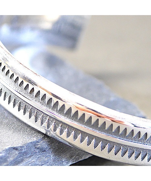 ８(eight)（エイト）の「silver925 インディアン バングル（バングル/リストバンド・メンズ・A/B/C・FREE）」の7枚目の写真