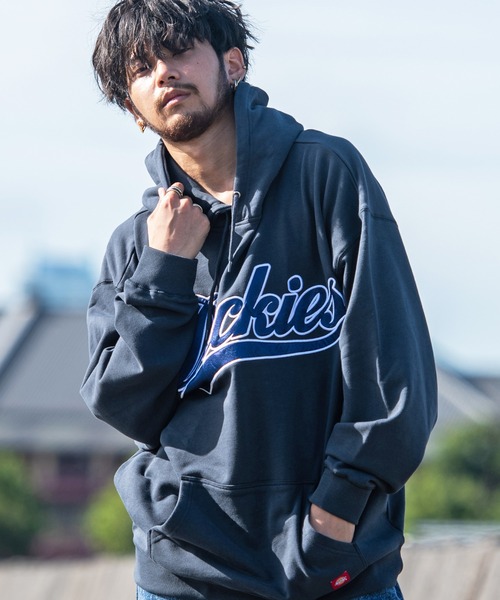 Dickies(ディッキーズ)の「『Dickies/ディッキーズ』カレッジロゴ裏毛プルオーバーパーカー(パーカー・メンズ・グリーン/ブラック/ライトグレー/ネイビー/スミクロ/ブルー/イエロー/グレイッシュベージュ・M/L)」の3枚目の写真