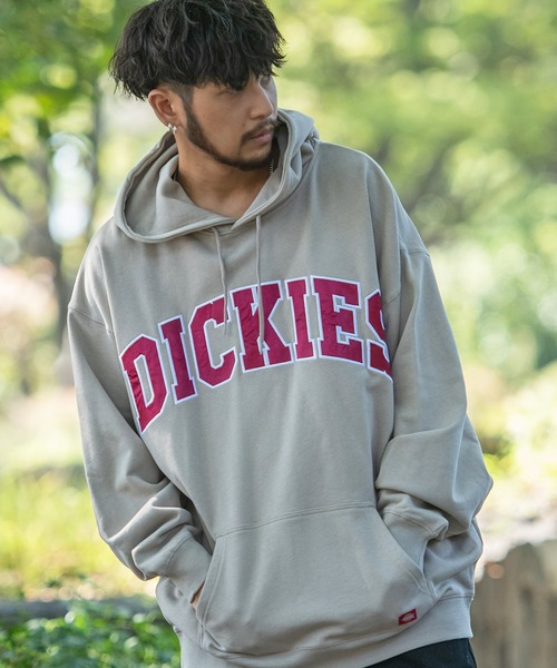 Dickies(ディッキーズ)の「『Dickies/ディッキーズ』カレッジロゴ裏毛プルオーバーパーカー(パーカー・メンズ・グリーン/ブラック/ライトグレー/ネイビー/スミクロ/ブルー/イエロー/グレイッシュベージュ・M/L)」の4枚目の写真