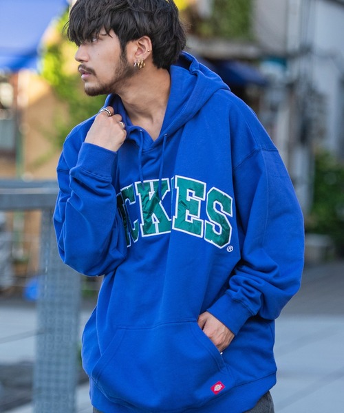 Dickies(ディッキーズ)の「『Dickies/ディッキーズ』カレッジロゴ裏毛プルオーバーパーカー(パーカー・メンズ・グリーン/ブラック/ライトグレー/ネイビー/スミクロ/ブルー/イエロー/グレイッシュベージュ・M/L)」の7枚目の写真