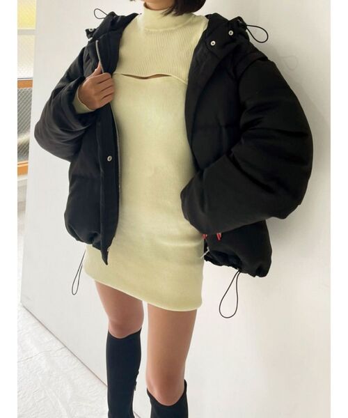 EMODA(エモダ)の「カッティングニットショートワンピース(ワンピース・レディース・グレー/ブルー/アイボリー/ブラック・FREE)」の5枚目の写真