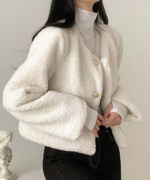 BEIDELLI（ベイデリー）の「[BELLIDE MADE] フェミニンノーカラーボアジャケット（ノーカラージャケット・レディース・ブラック/アイボリー・FREE）」の13枚目の写真