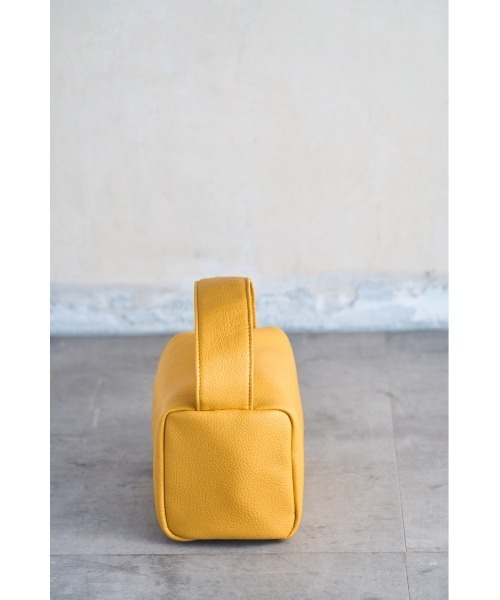 AZUL by moussy（アズールバイマウジー）の「ONE HANDLE BOX BAG/ワンハンドルボックスバッグ（ハンドバッグ・レディース・イエロー/ブラック/アイボリー・FREE）」の4枚目の写真