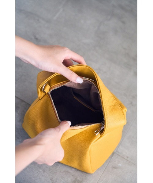 AZUL by moussy（アズールバイマウジー）の「ONE HANDLE BOX BAG/ワンハンドルボックスバッグ（ハンドバッグ・レディース・イエロー/ブラック/アイボリー・FREE）」の7枚目の写真