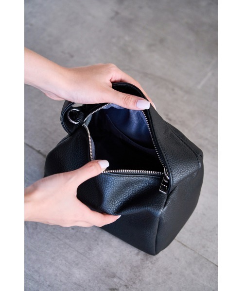 AZUL by moussy（アズールバイマウジー）の「ONE HANDLE BOX BAG/ワンハンドルボックスバッグ（ハンドバッグ・レディース・イエロー/ブラック/アイボリー・FREE）」の17枚目の写真