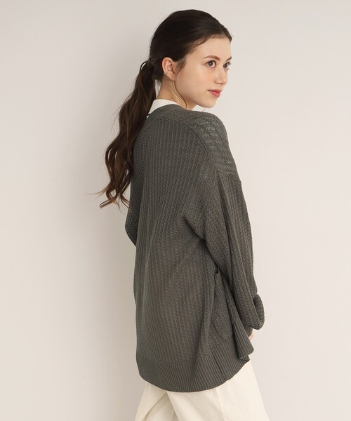 SHOO・LA・RUE(シューラルー)の「◆【シンプルだから使いやすい】リネンタッチ変わり編み地柄カーディガン(カーディガン/ボレロ・レディース・ベージュ/ライトグリーン/ピンク系/アイボリー/チャコールグレー/ブルー・00)」の21枚目の写真