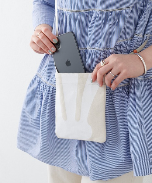 russet（ラシット）の「カジュアルスマホショルダー(Z-120)（ショルダーバッグ・レディース・ライトグレー/ブラック/アイボリー/ダークグレー・FREE）」の13枚目の写真