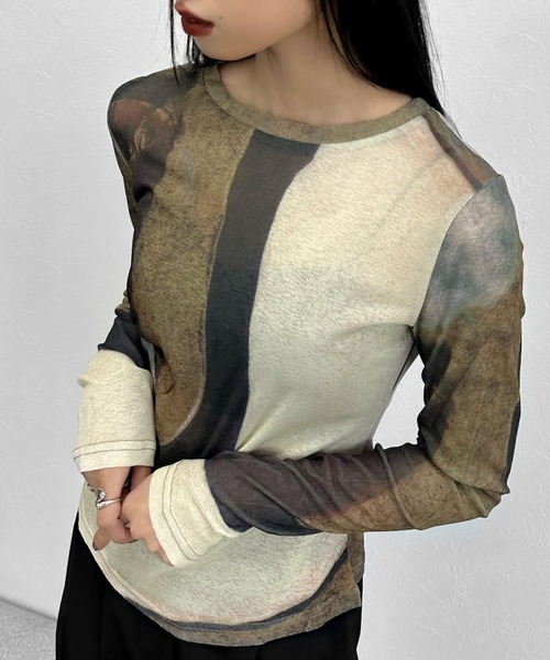 LVEU.（ラブユ.）の「【LVEU.】ニュアンス柄シャーリングデザインシアートップス / トップス カットソー シャーリング ニュアンス シアー 長袖 カーキ ZOZOTOWN限定（Tシャツ/カットソー・レディース・カーキ・FREE）」の8枚目の写真