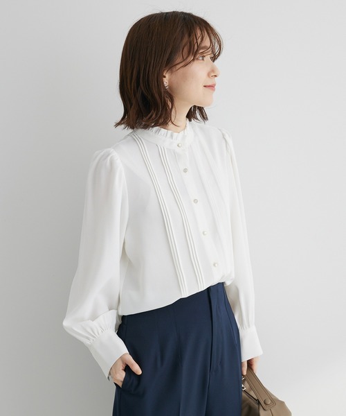 ELENCARE DUE(エレンカーレデュエ)の「・ELENCARE DUEピンタックカラーフリルブラウス(シャツ/ブラウス・レディース・ブラック/オフホワイト/ベージュ・FREE)」の2枚目の写真