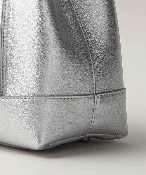 Carol J.（キャロルジェイ）の「＜GIANNI NOTARO Carol J.＞ TwistBucket（ショルダーバッグ・レディース・シルバー・FREE）」の8枚目の写真