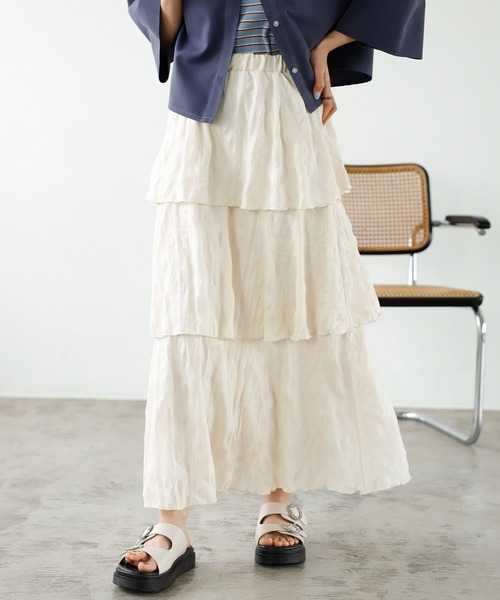 GeeRA(ジーラ)の「ワッシャー素材ティアードスカート(スカート・レディース・ブラック/オフホワイト・LARGE/MEDIUM)」の3枚目の写真